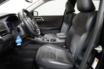 2024 Mitsubishi Outlander Base