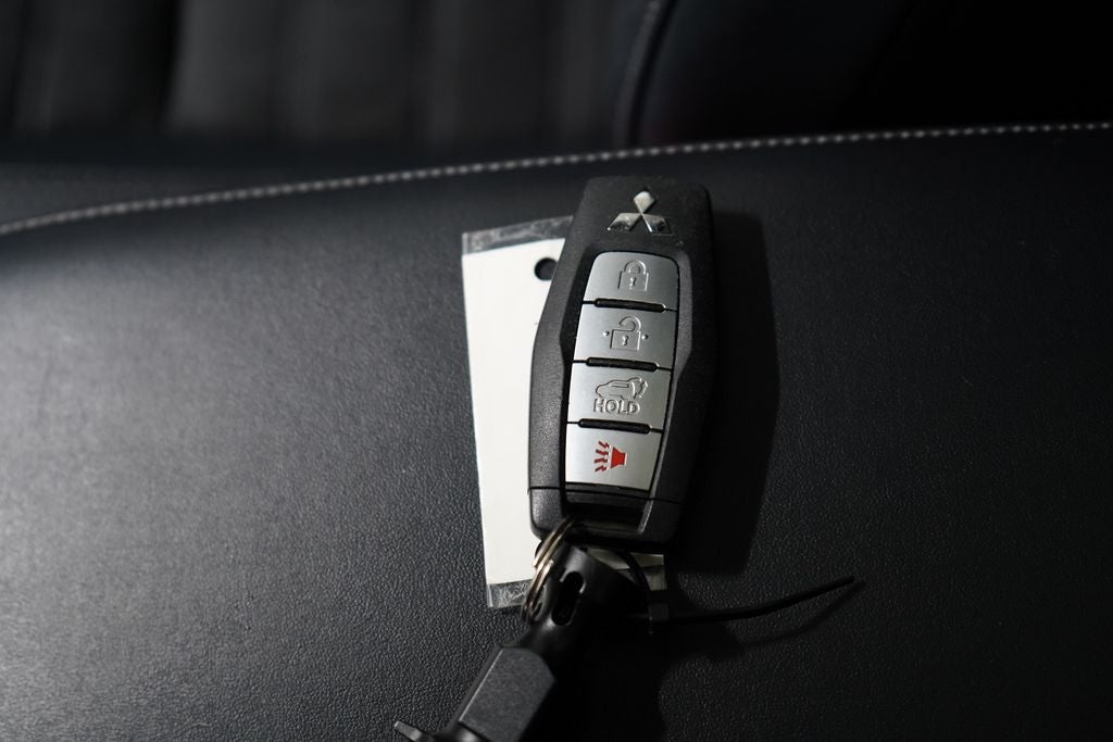 2024 Mitsubishi Outlander Base