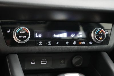 2024 Mitsubishi Outlander Base