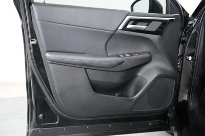 2024 Mitsubishi Outlander Base