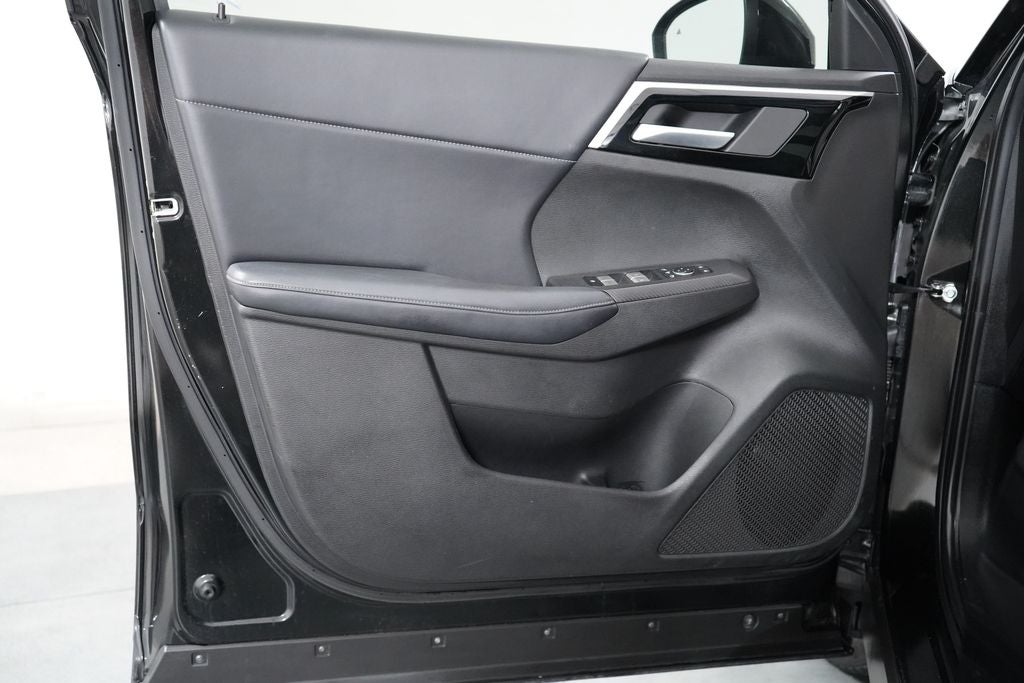 2024 Mitsubishi Outlander Base
