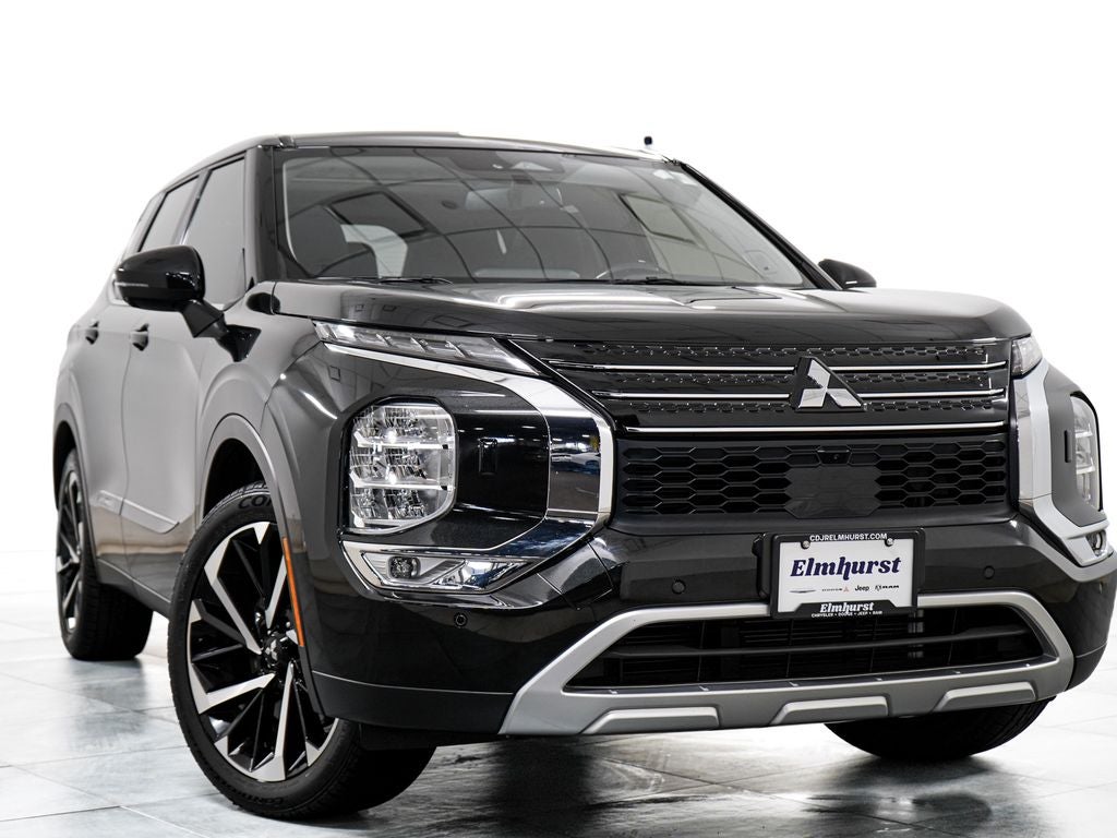 2024 Mitsubishi Outlander Base