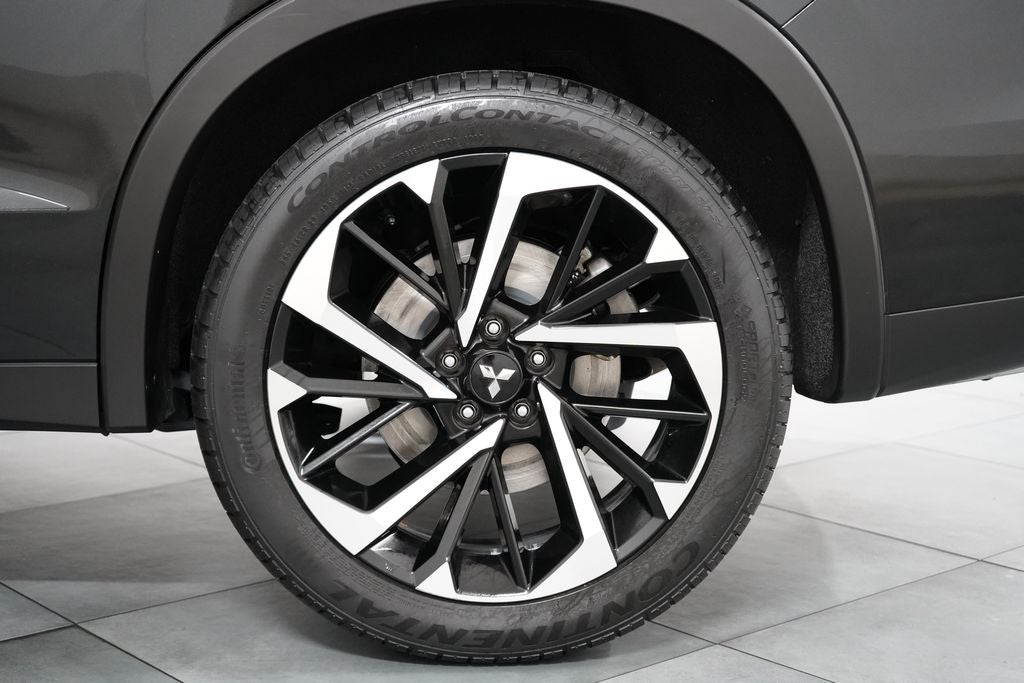 2024 Mitsubishi Outlander Base