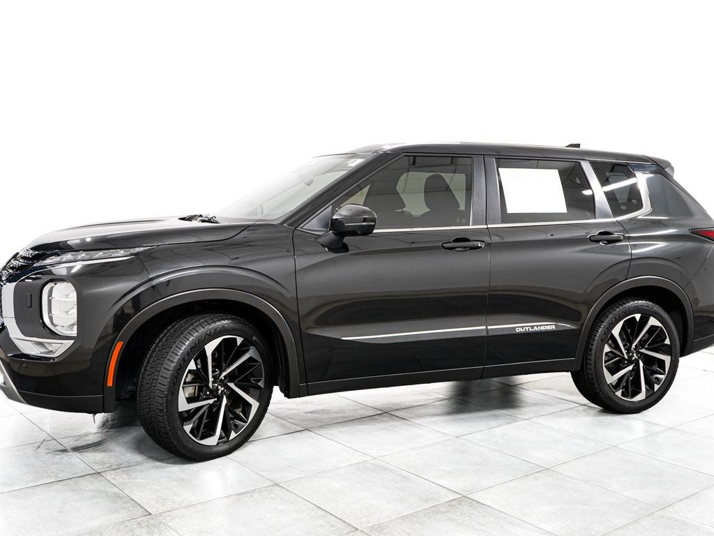 2024 Mitsubishi Outlander Base