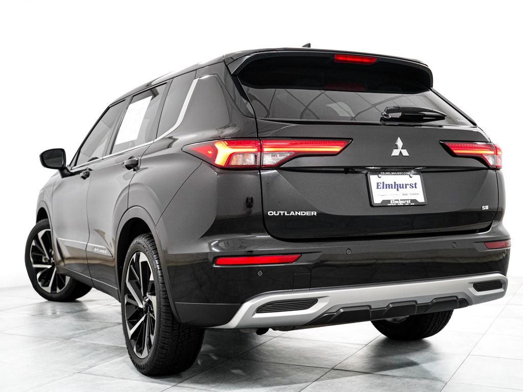 2024 Mitsubishi Outlander Base