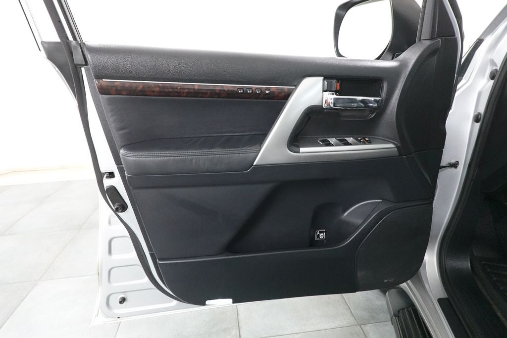 2014 Toyota Land Cruiser Base