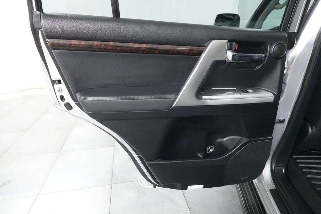 2014 Toyota Land Cruiser Base
