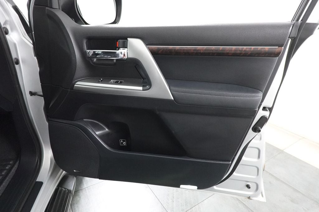 2014 Toyota Land Cruiser Base