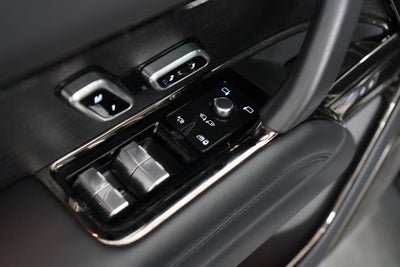 2024 Land Rover Range Rover SV