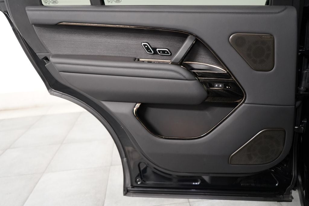 2024 Land Rover Range Rover SV