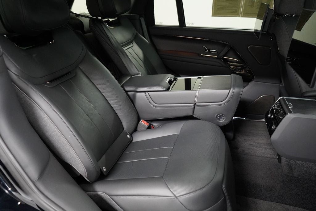 2024 Land Rover Range Rover SV