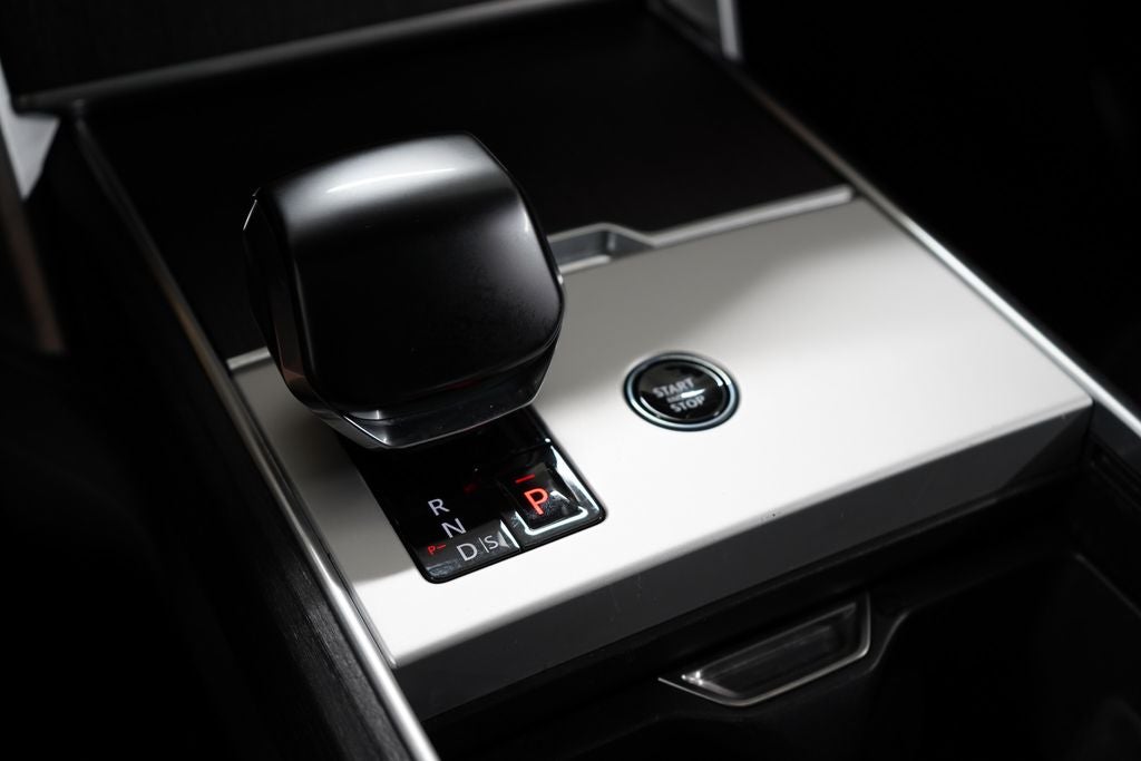 2024 Land Rover Range Rover SV