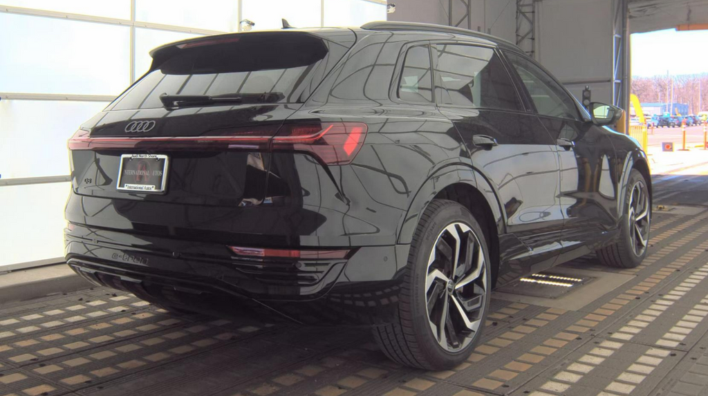 2024 Audi Q8 e-tron Premium Plus quattro