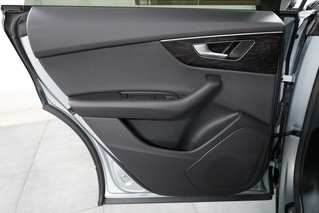 2023 Audi Q8 Premium