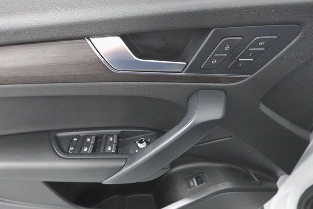 2024 Audi Q5 45 S line Premium quattro