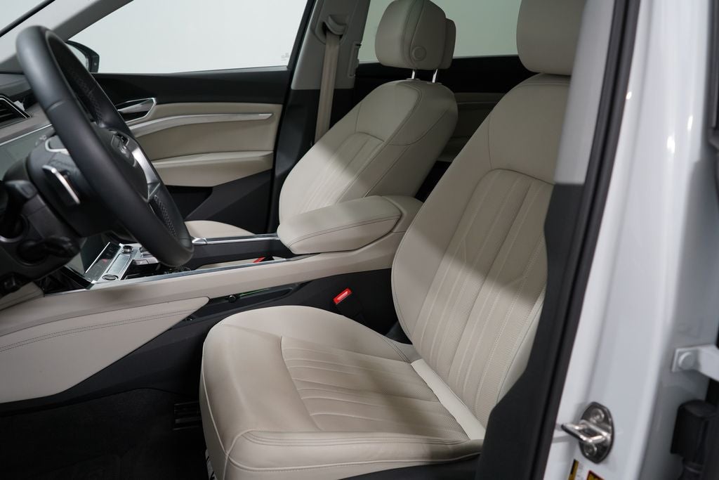 2023 Audi e-tron Premium Plus
