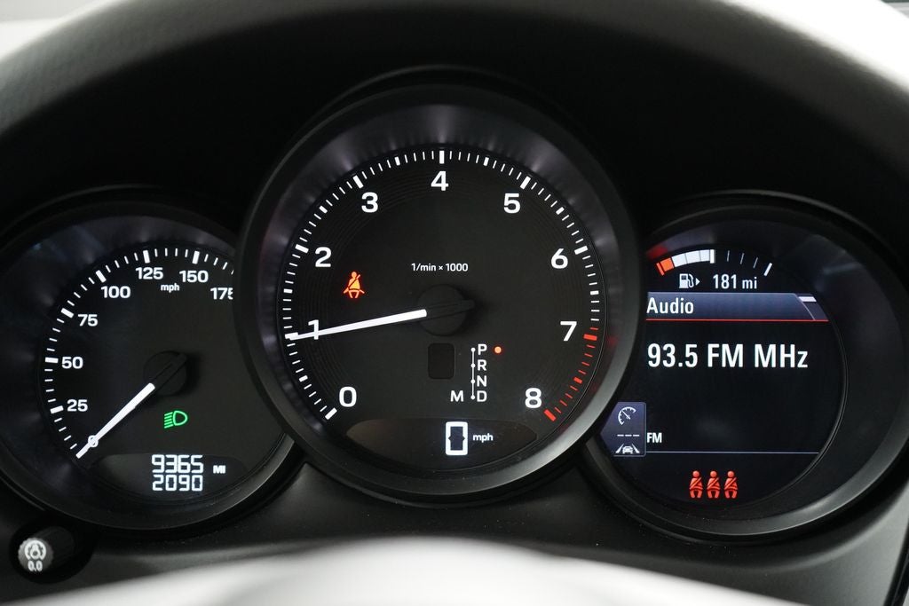 2024 Porsche Macan Base