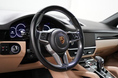 2022 Porsche Cayenne Base