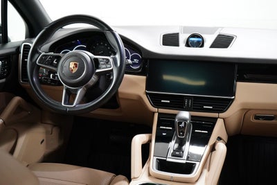 2022 Porsche Cayenne Base