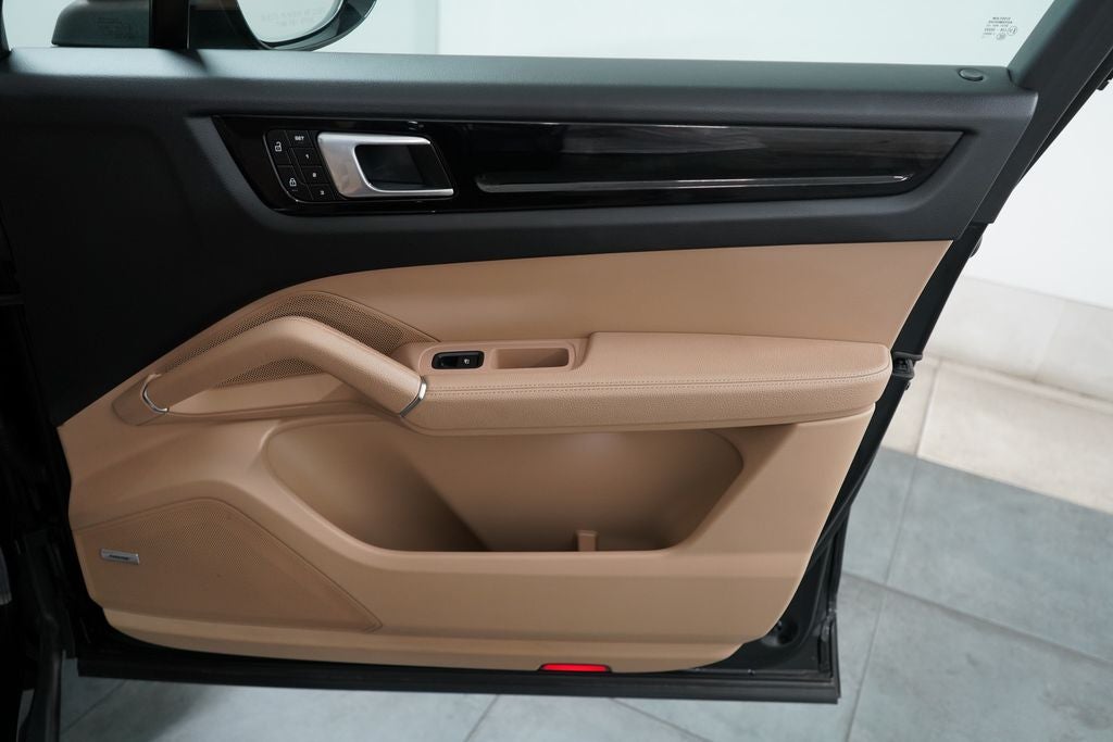 2022 Porsche Cayenne Base