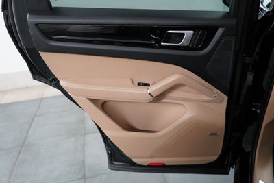 2022 Porsche Cayenne Base