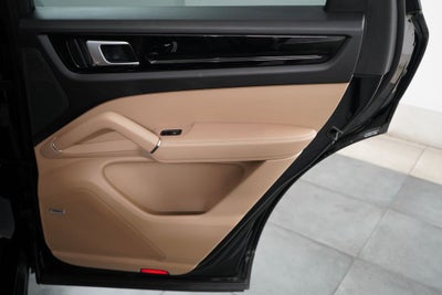 2022 Porsche Cayenne Base