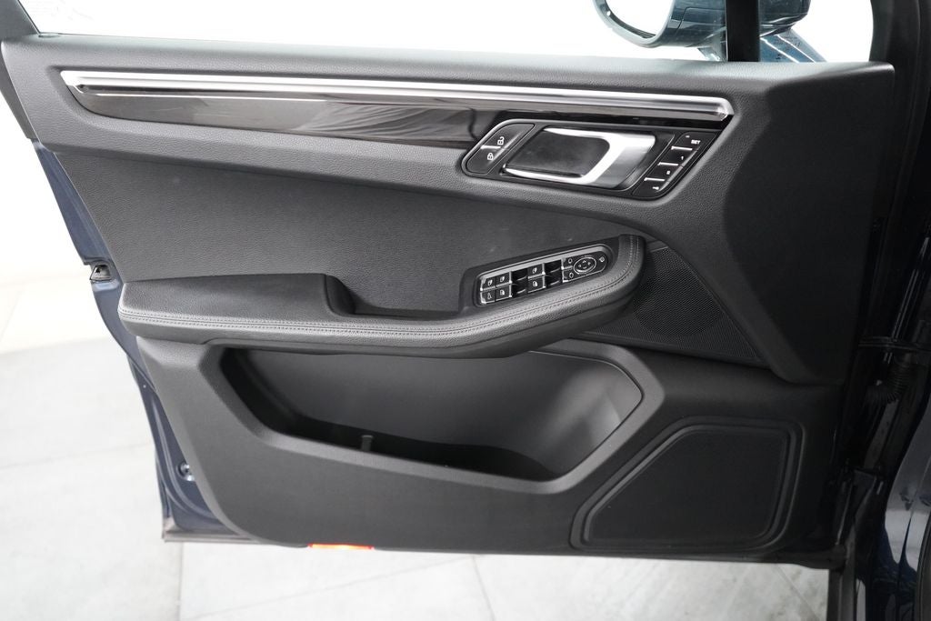 2023 Porsche Macan S
