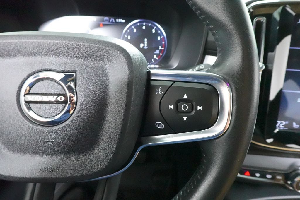 2019 Volvo XC40 Momentum