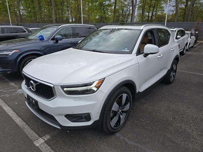 2019 Volvo XC40 Momentum