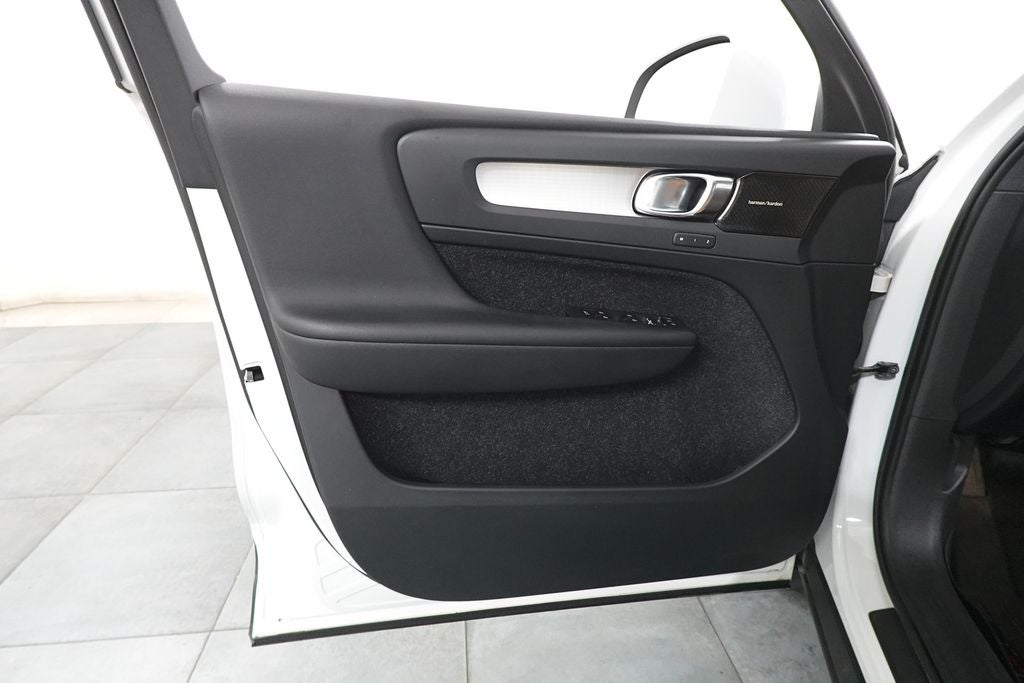 2019 Volvo XC40 Momentum