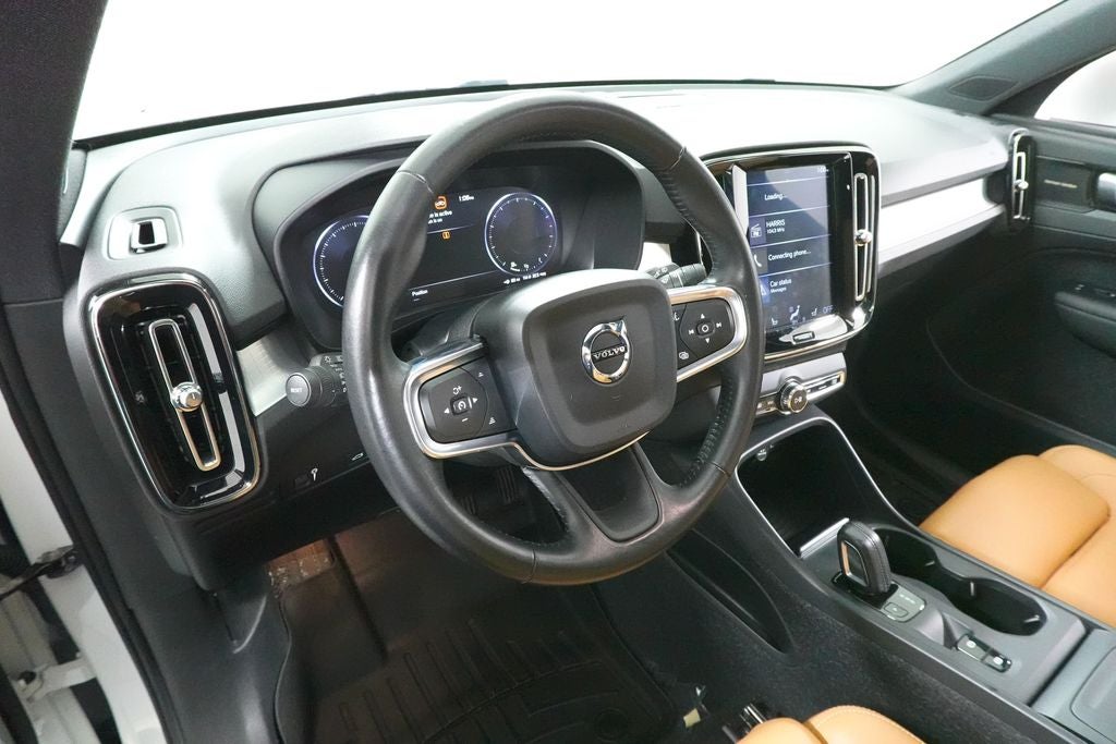 2019 Volvo XC40 Momentum
