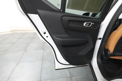 2019 Volvo XC40 Momentum