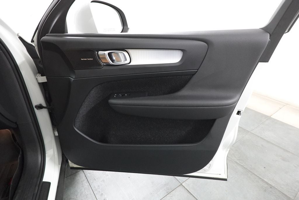 2019 Volvo XC40 Momentum