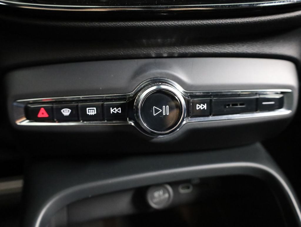 2021 Volvo XC40 Recharge Pure Electric P8