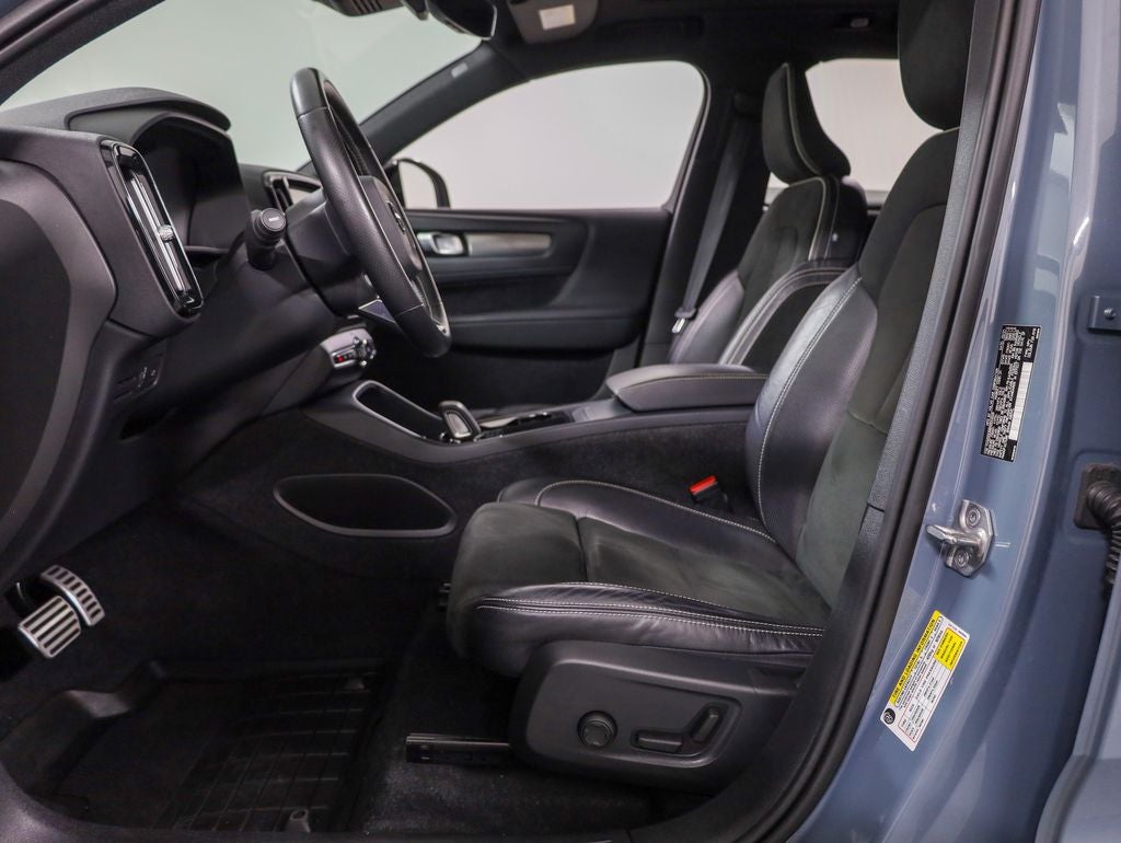 2021 Volvo XC40 Recharge Pure Electric P8