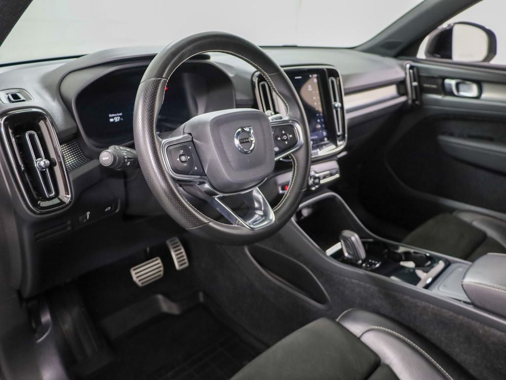 2021 Volvo XC40 Recharge Pure Electric P8