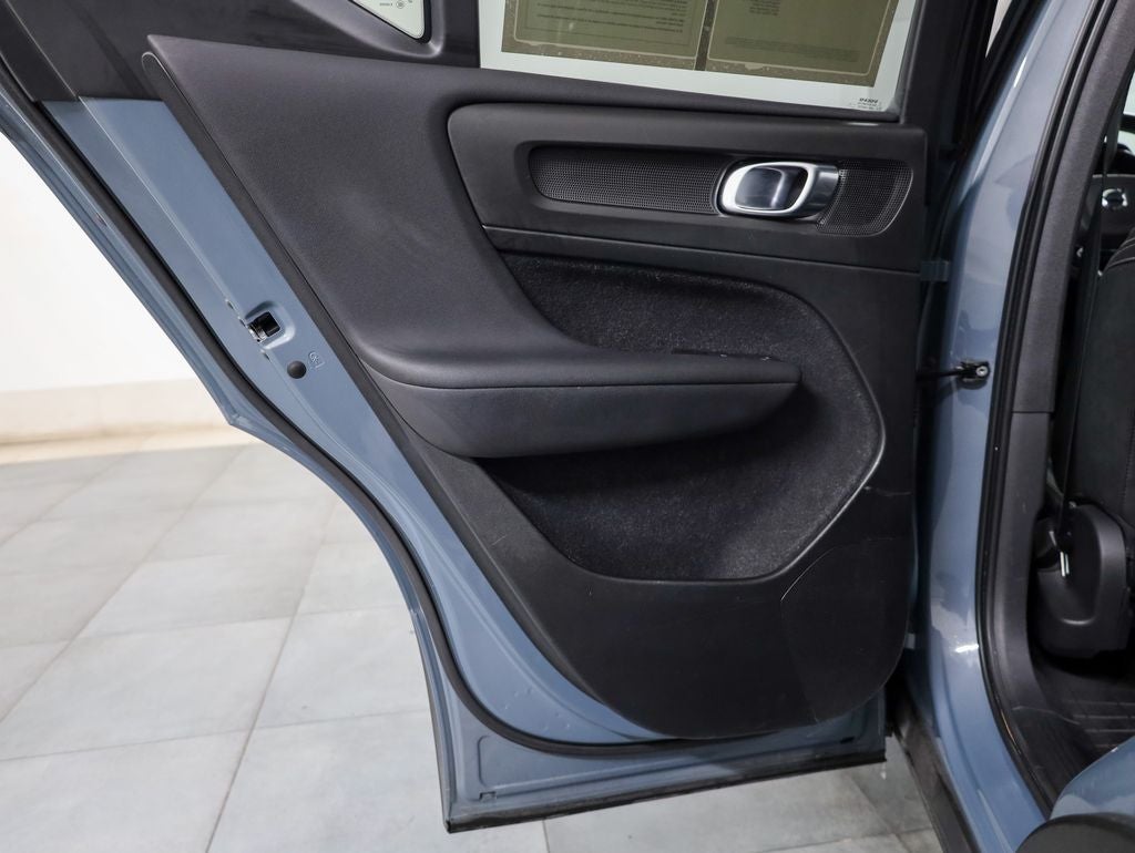 2021 Volvo XC40 Recharge Pure Electric P8