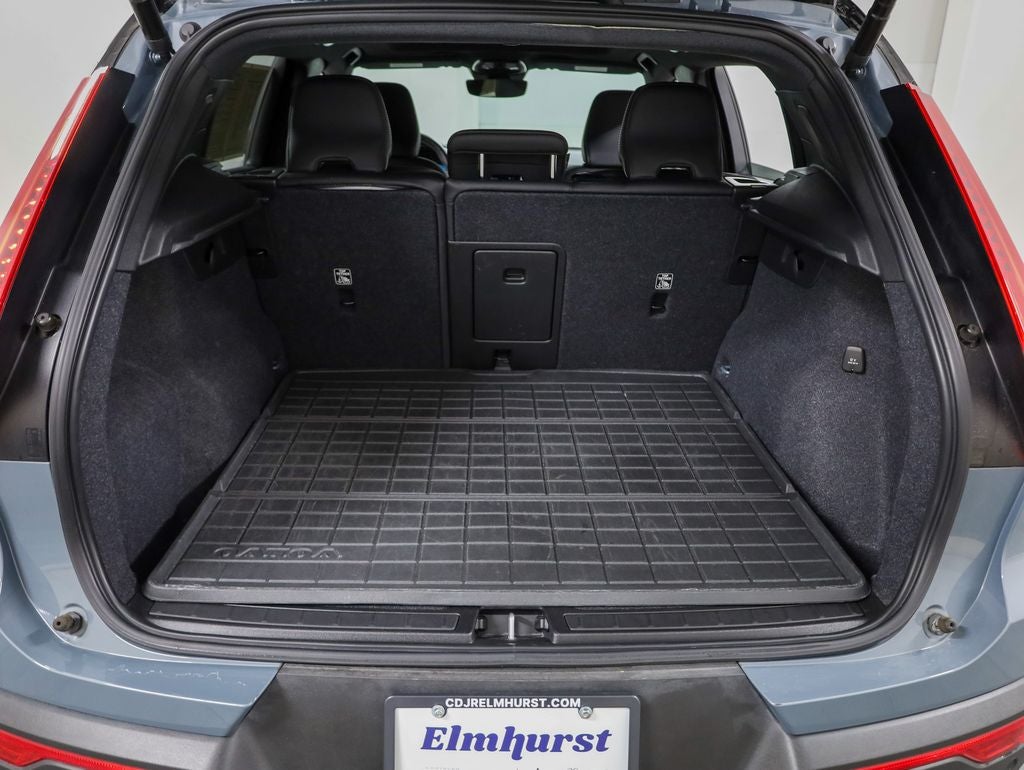 2021 Volvo XC40 Recharge Pure Electric P8