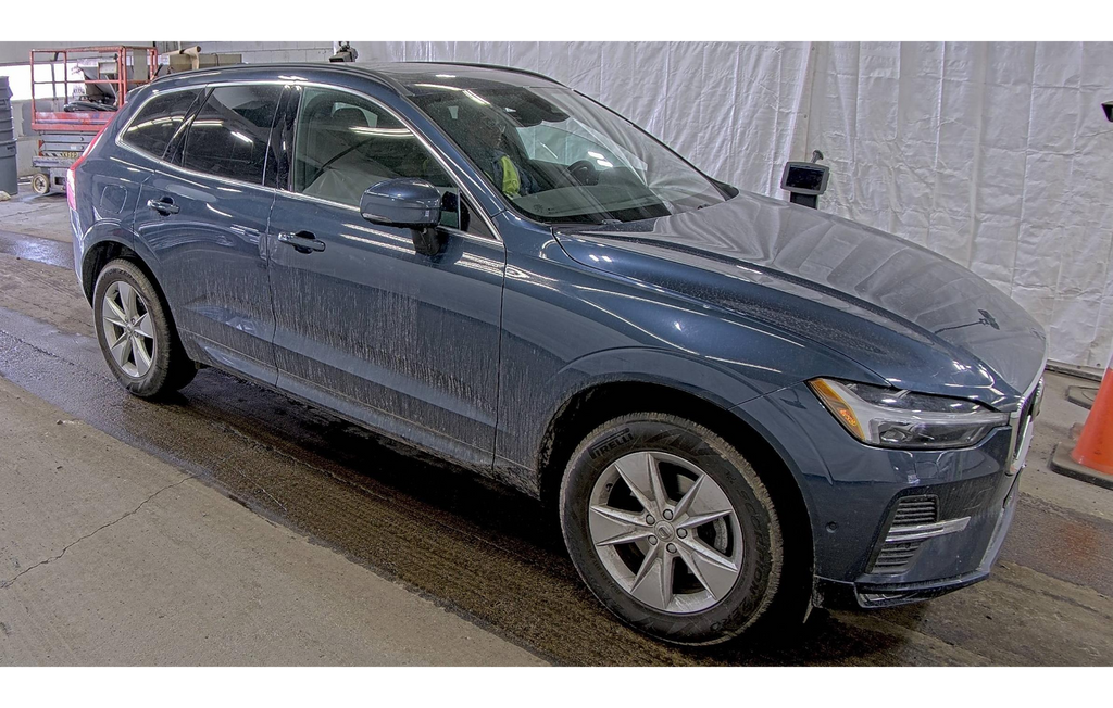 2022 Volvo XC60 B5 Momentum