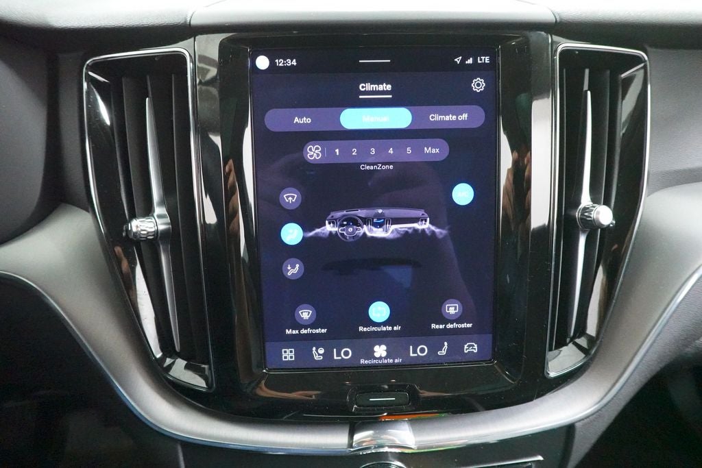 2023 Volvo XC60 B5 Core