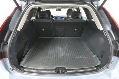2023 Volvo XC60 Ultimate Dark Theme