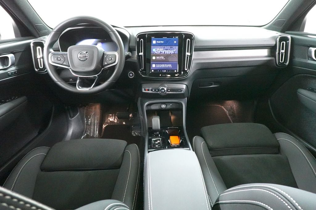 2025 Volvo XC40 Plus Dark Theme