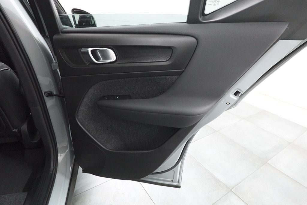 2025 Volvo XC40 Plus Dark Theme