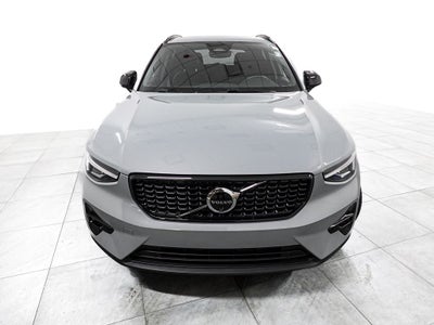 2025 Volvo XC40 B5 Plus Dark Theme