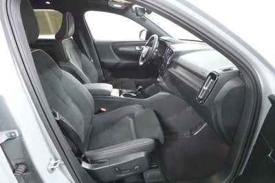 2025 Volvo XC40 Plus Dark Theme