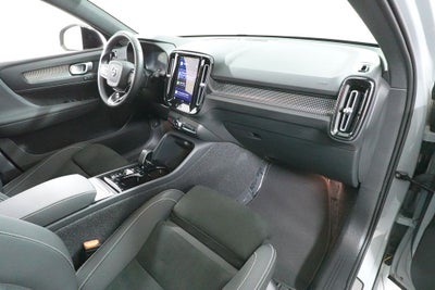 2025 Volvo XC40 Plus Dark Theme