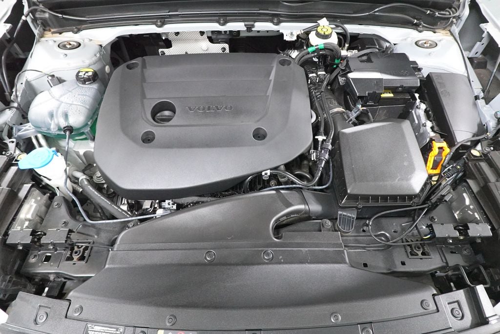 2025 Volvo XC40 Plus Dark Theme