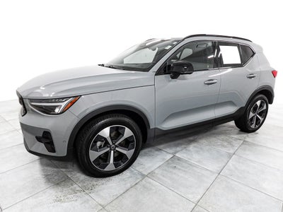 2025 Volvo XC40 B5 Plus Dark Theme