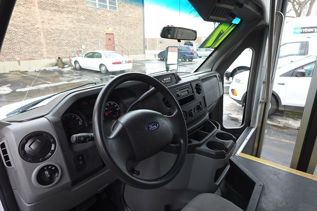 2017 Ford E-350SD Base Cutaway