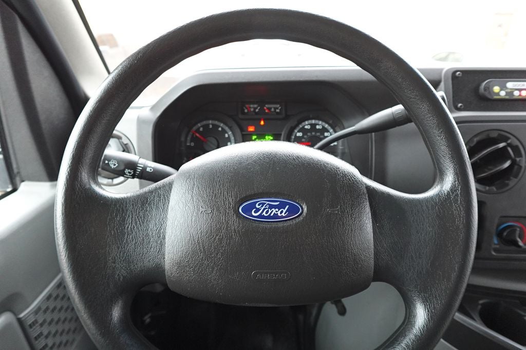 2017 Ford E-350SD Base Cutaway